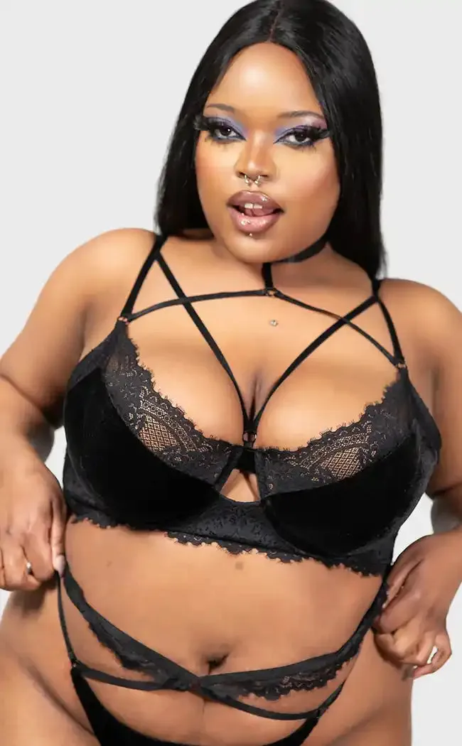 Affinity Bondage Bra [Plus Size]