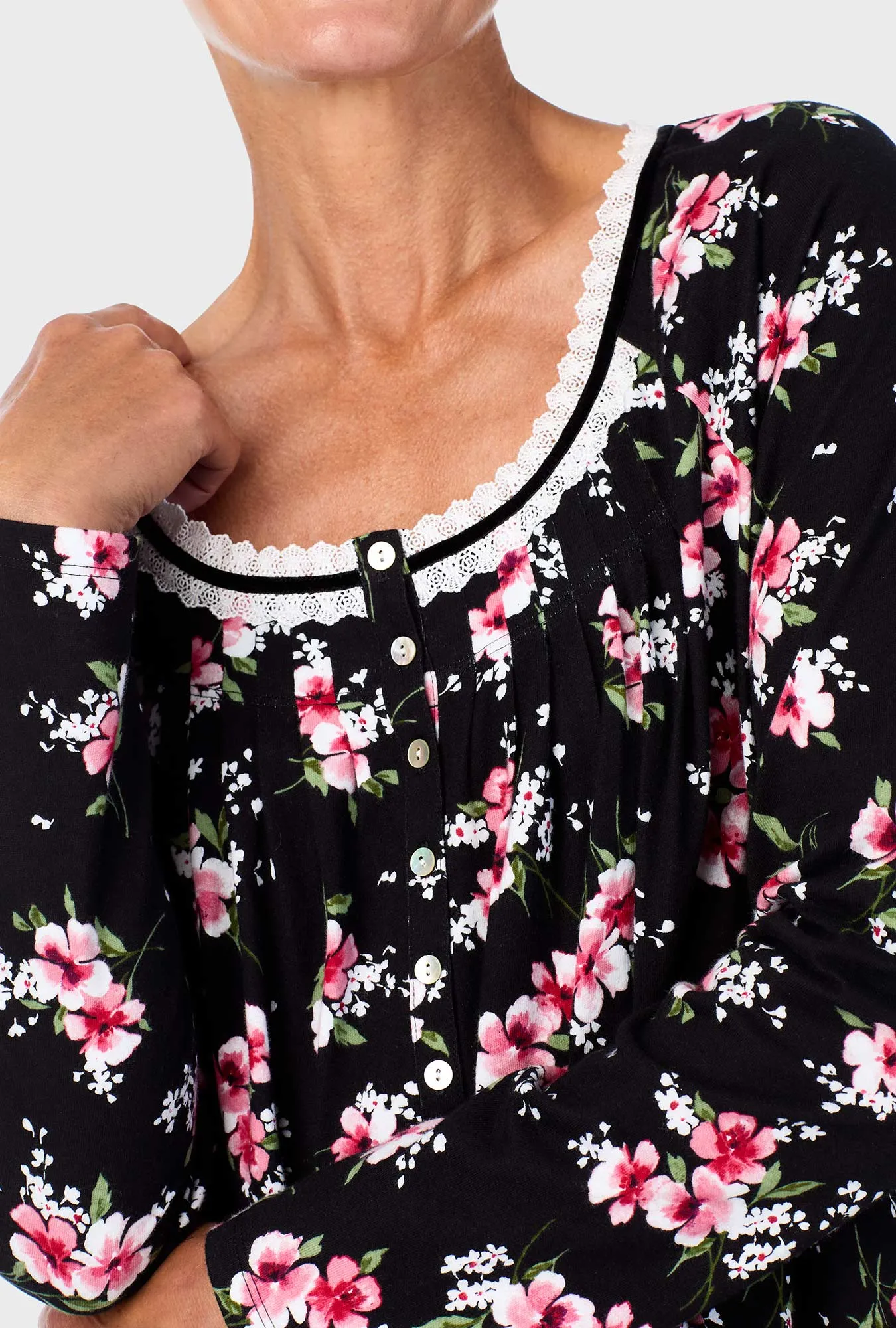Black Floral Long Sleeve Nightgown