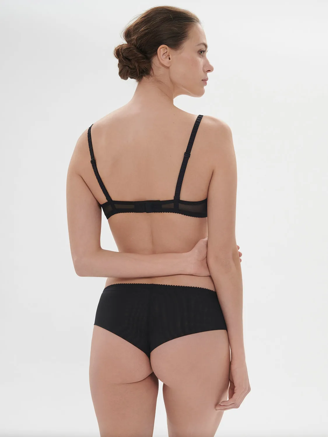 Intrigue Full Coverage Plunge - Black