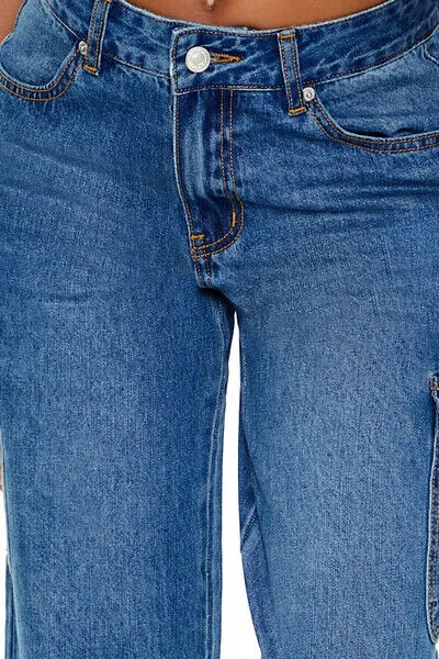 Low-Rise Wide-Leg Cargo Jeans