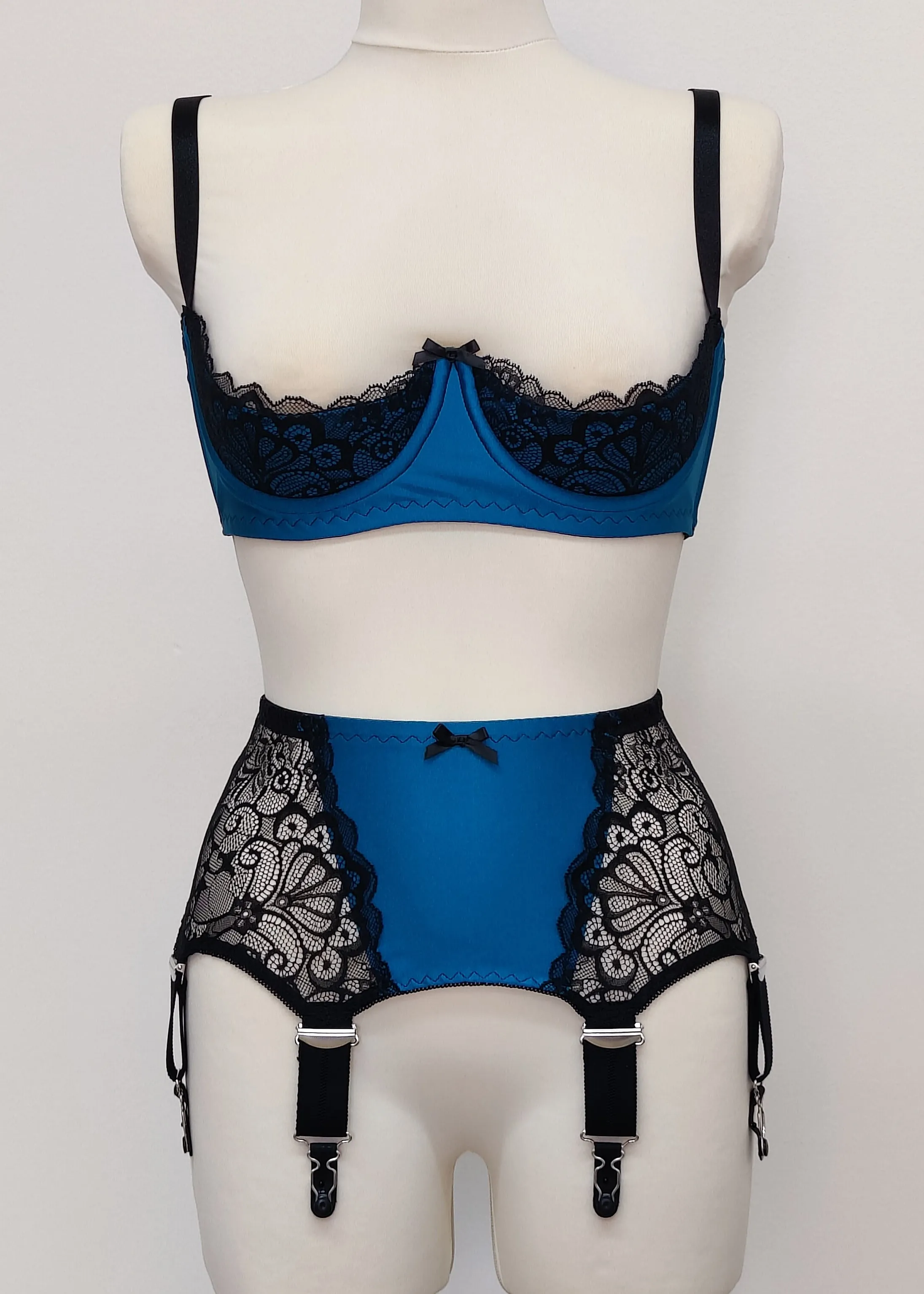 LUCY Quarter cup Lace bra in Colors