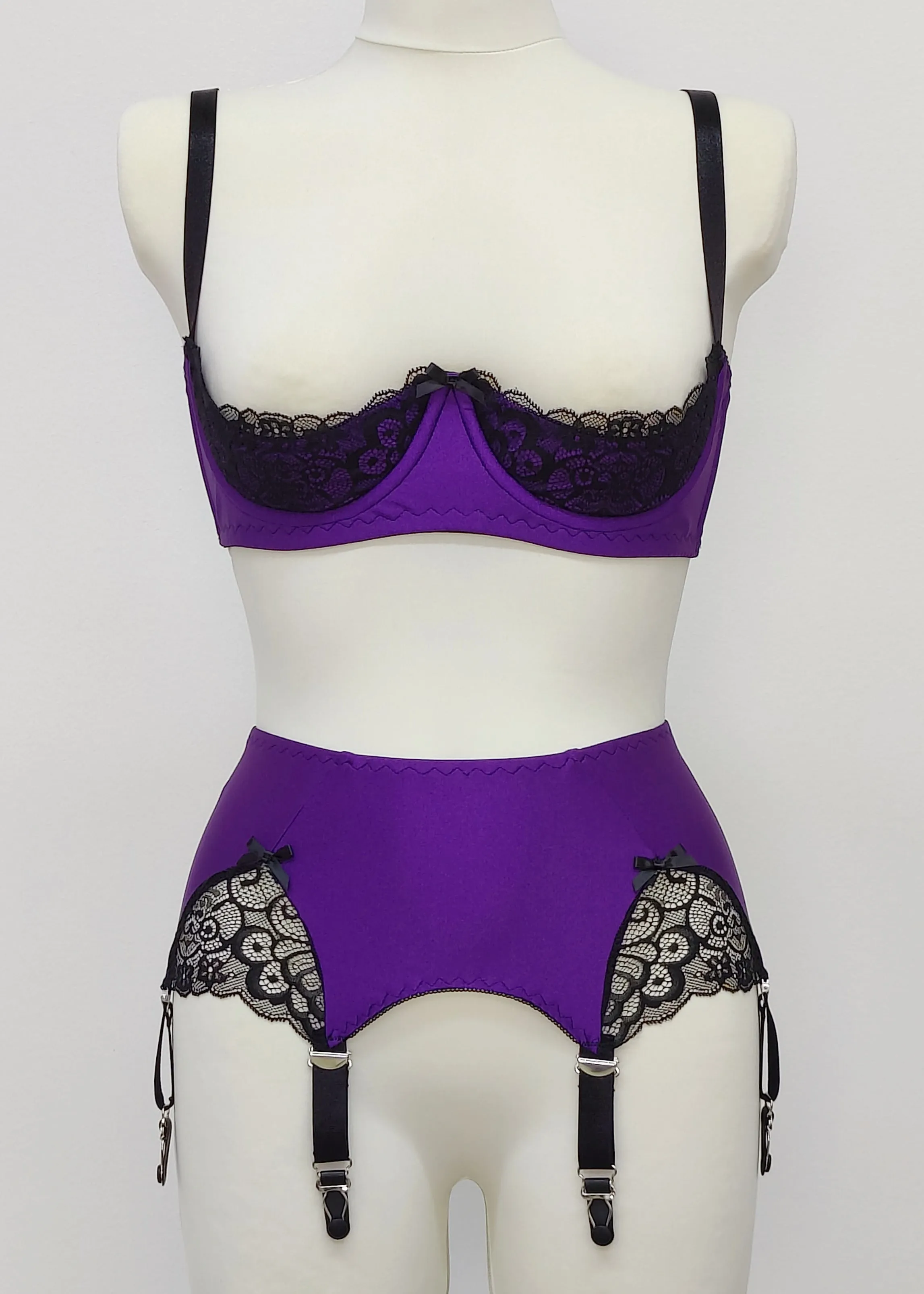 LUCY Quarter cup Lace bra in Colors