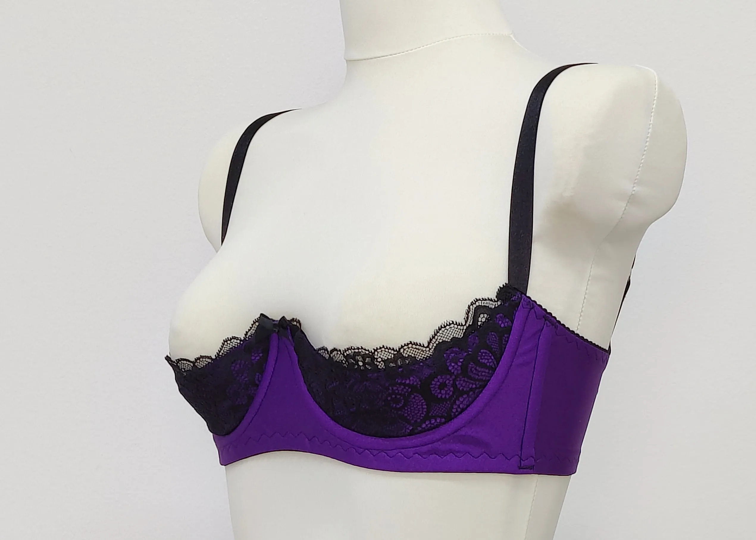 LUCY Quarter cup Lace bra in Colors