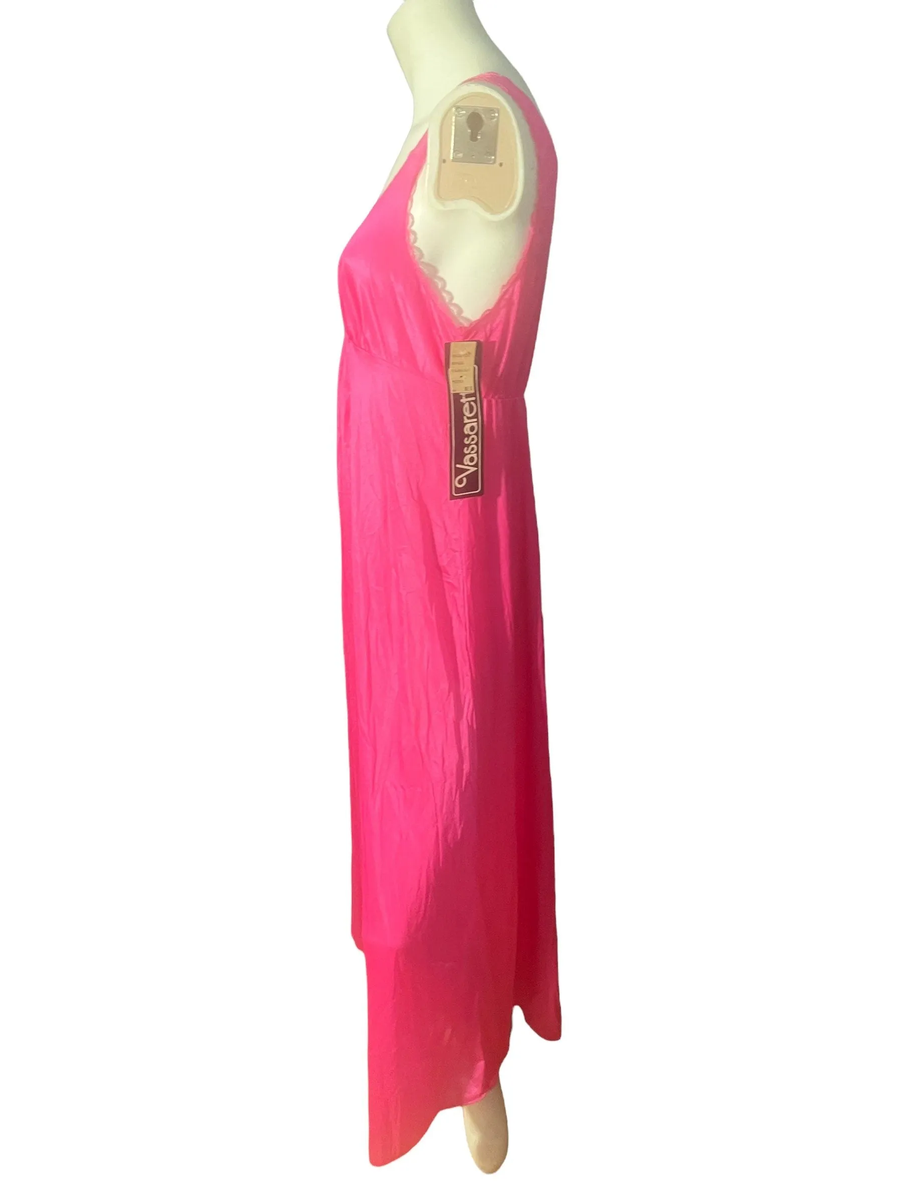 Vintage 70's deadstock Vassrette pink nightgown M
