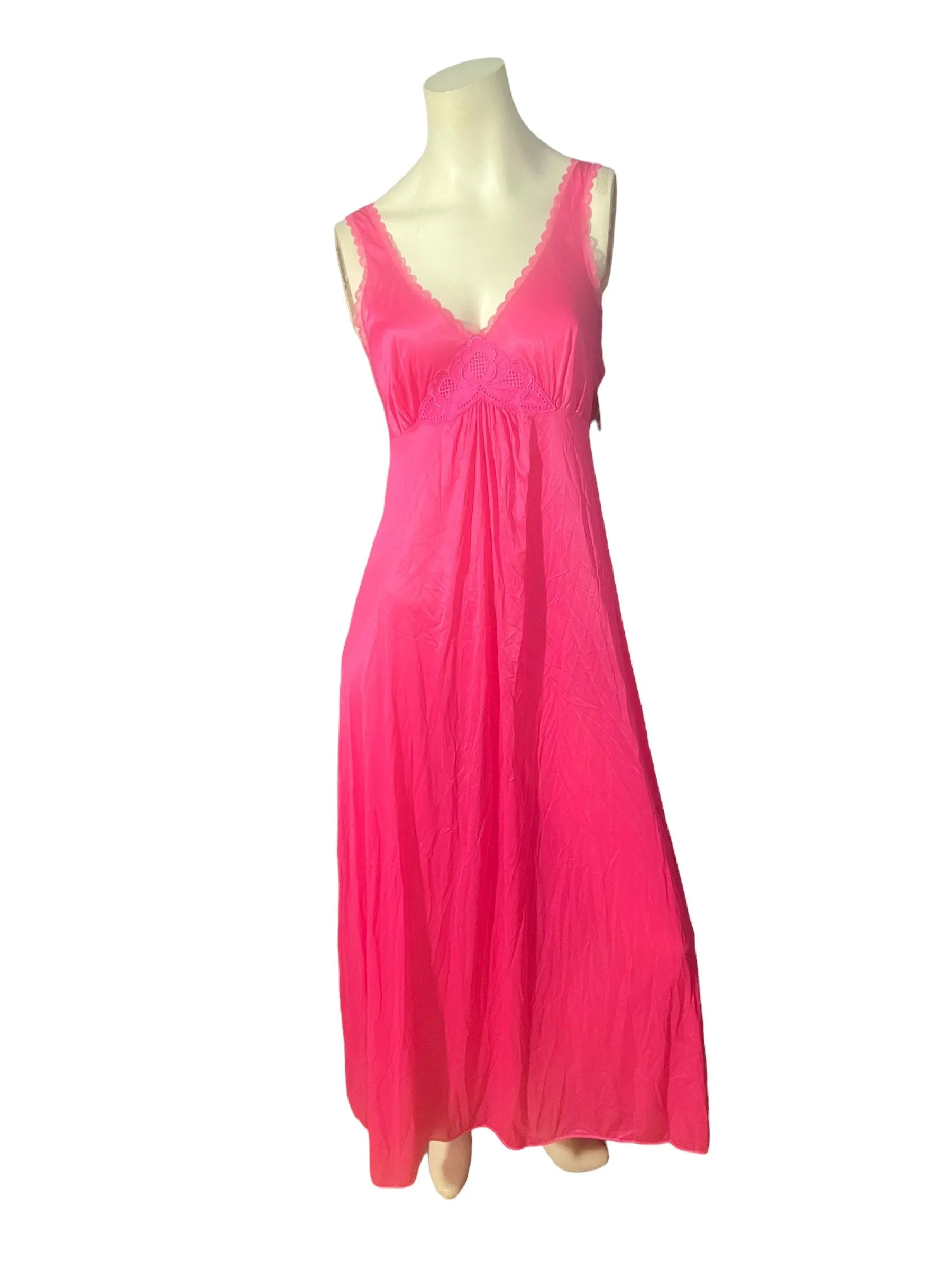 Vintage 70's deadstock Vassrette pink nightgown M