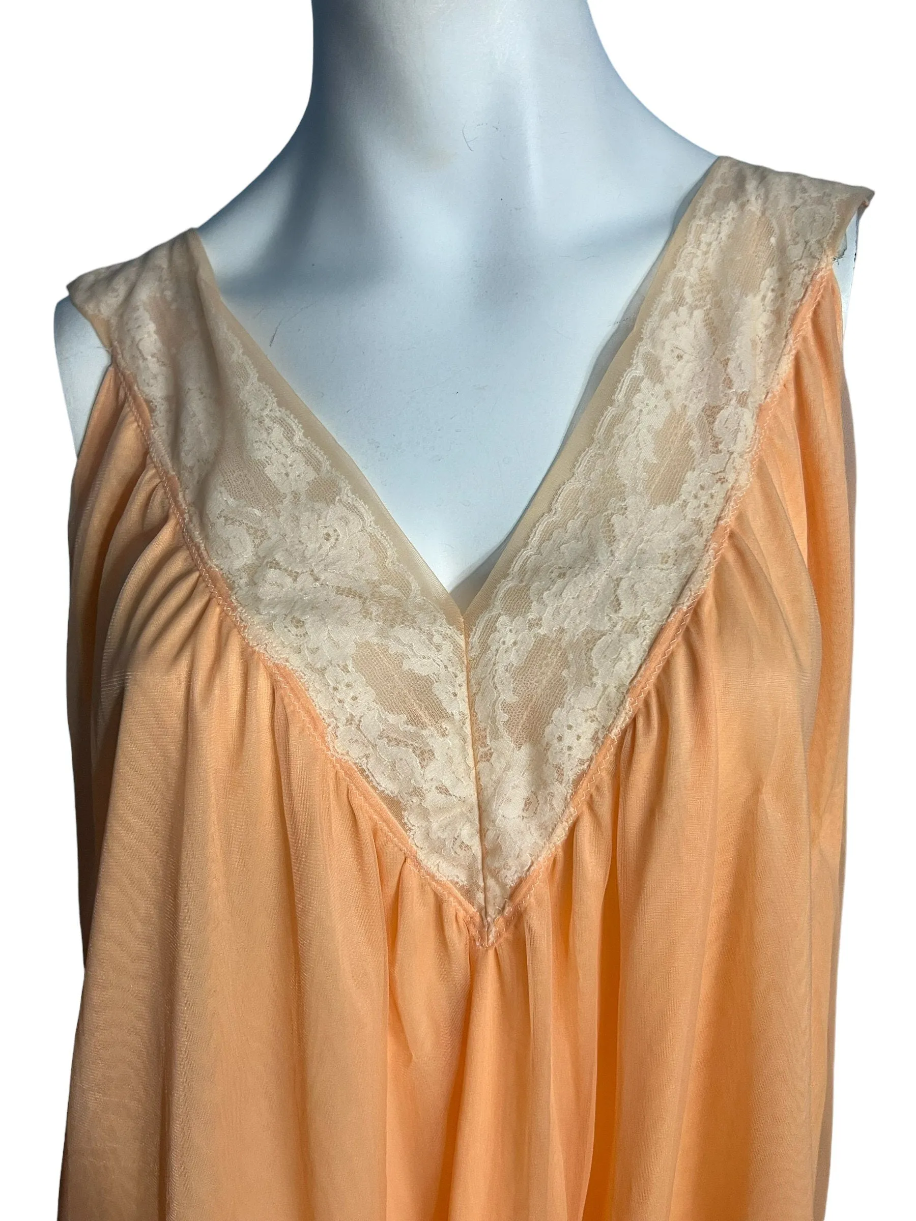 Vintage peach short nightgown M L