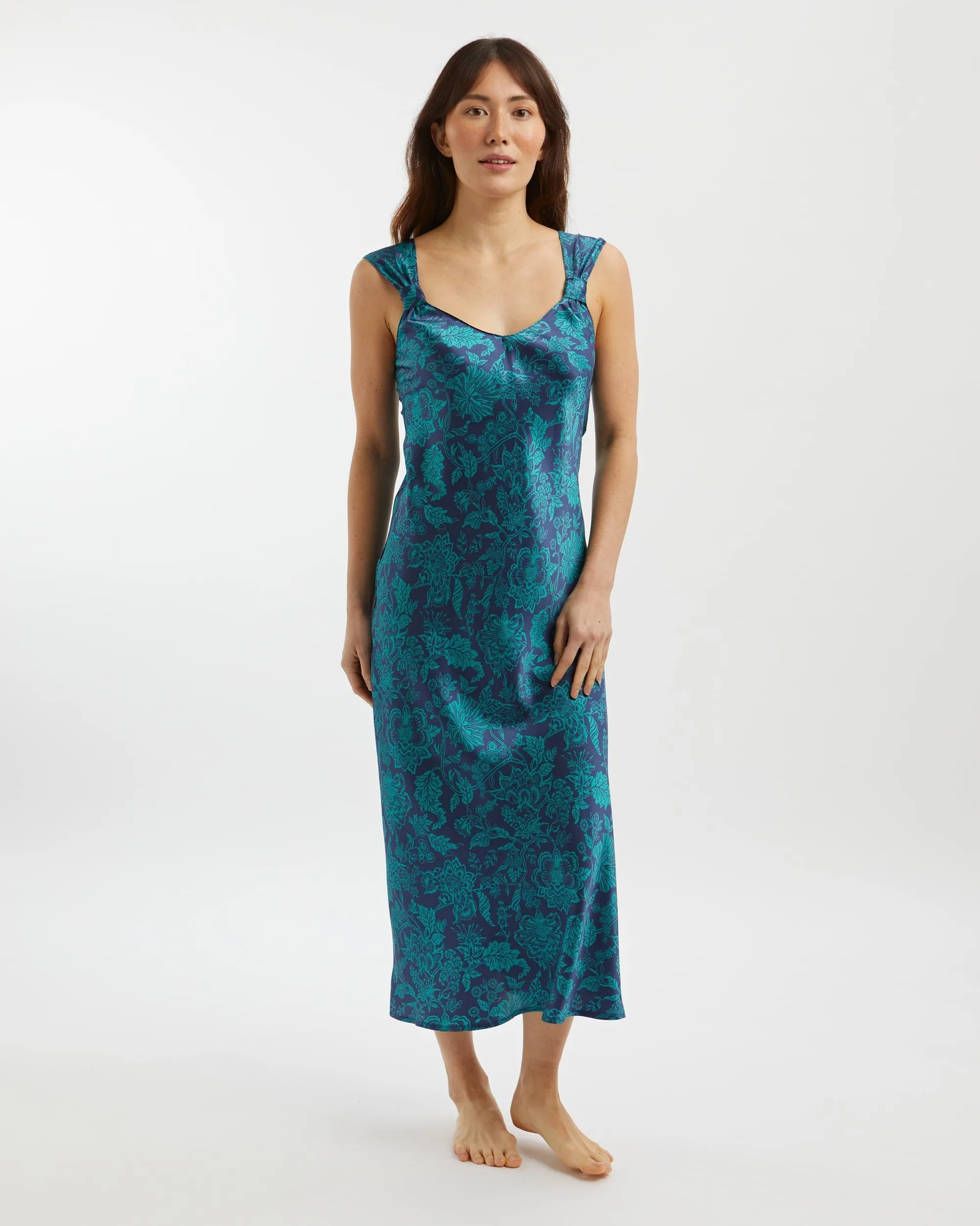 Women's Vintage Style Silk Nightgown - Christelle
